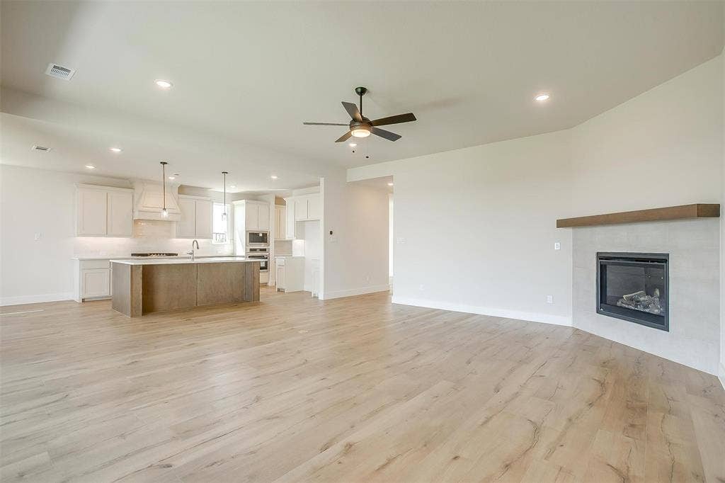 806 Feathergrass Court E, Haslet, TX 76052