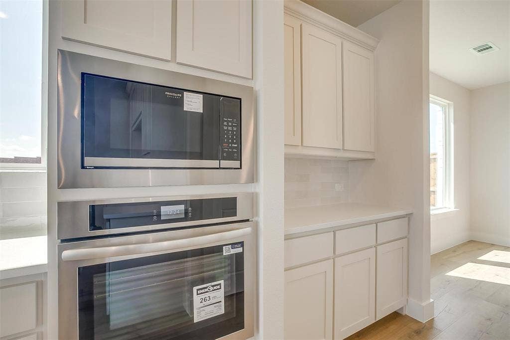 806 Feathergrass Court E, Haslet, TX 76052