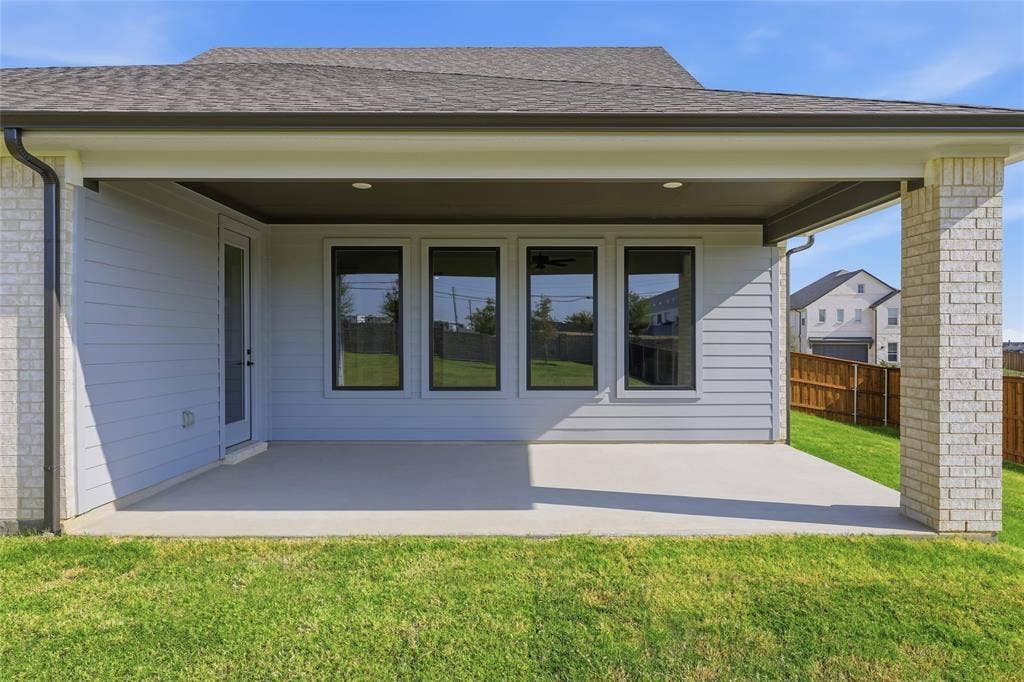 826 Feathergrass Court W, Haslet, TX 76052