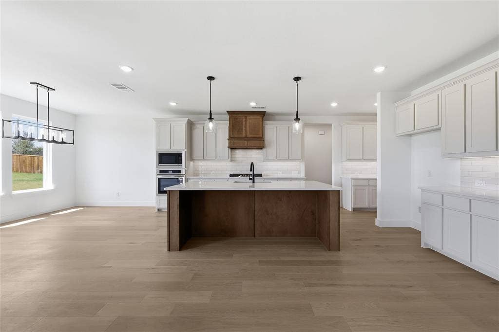826 Feathergrass Court W, Haslet, TX 76052