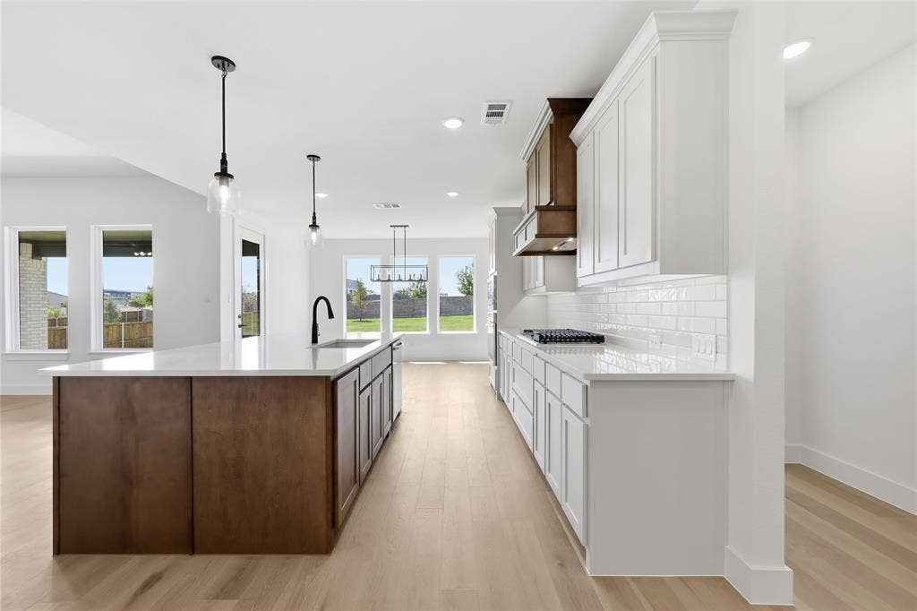 826 Feathergrass Court W, Haslet, TX 76052