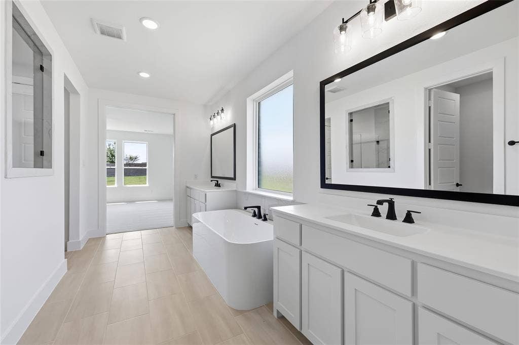 826 Feathergrass Court W, Haslet, TX 76052