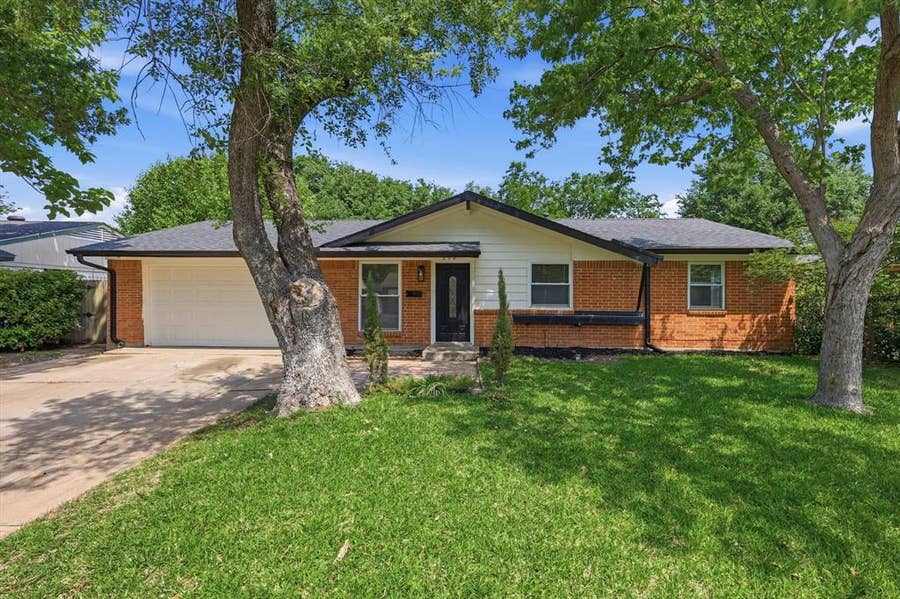 Property photo for 306 Baron Place, Grand Prairie, TX