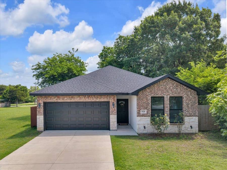 Property photo for 9228 Beckley View Avenue, Dallas, TX