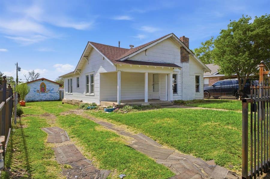 Property photo for 2634 Emmett Street, Dallas, TX