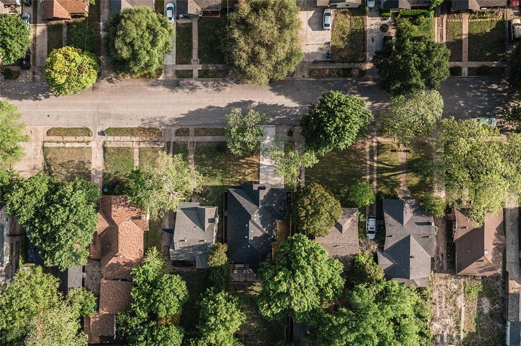 3231 Fairview Avenue, Dallas, TX 75223 3231 Fairview Avenue, Dallas, TX 75223