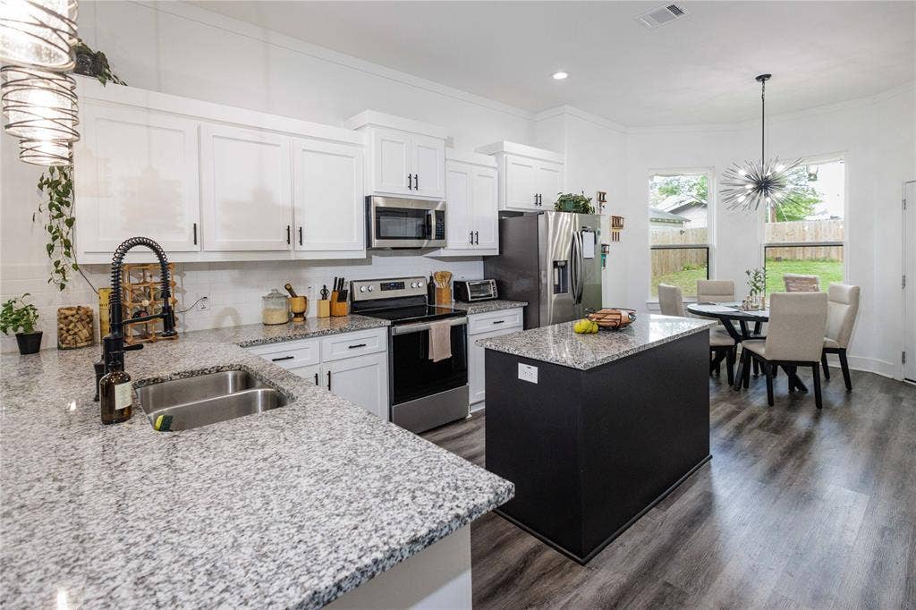 3231 Fairview Avenue, Dallas, TX 75223 3231 Fairview Avenue, Dallas, TX 75223
