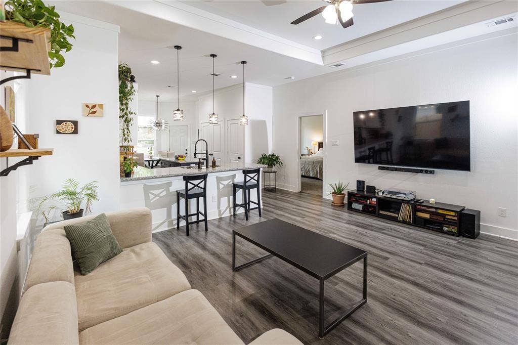 3231 Fairview Avenue, Dallas, TX 75223 3231 Fairview Avenue, Dallas, TX 75223
