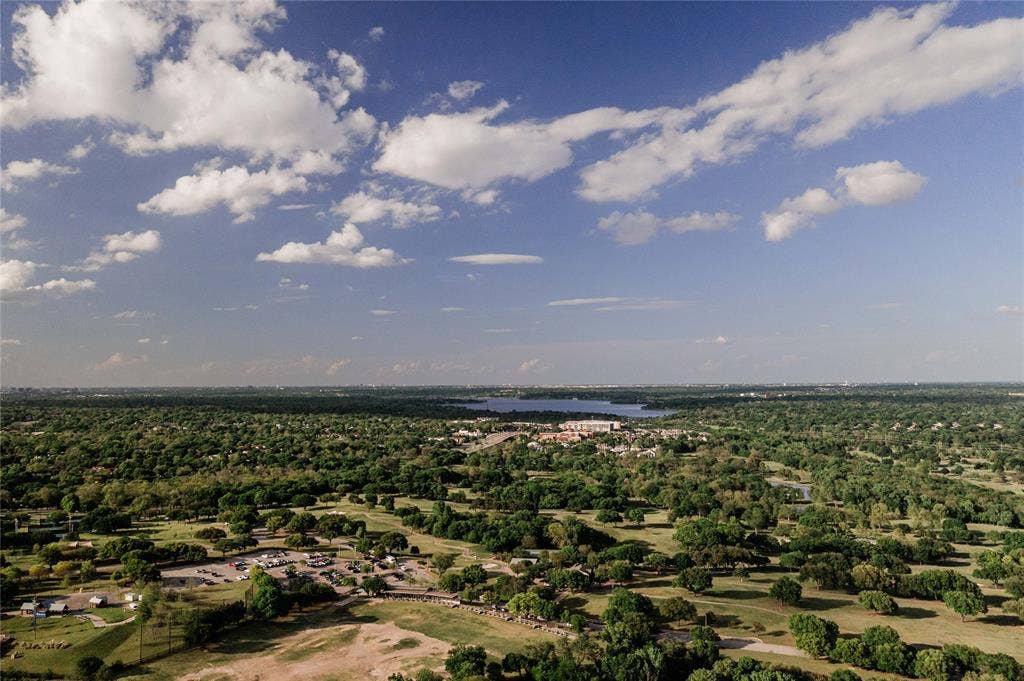 3231 Fairview Avenue, Dallas, TX 75223 3231 Fairview Avenue, Dallas, TX 75223