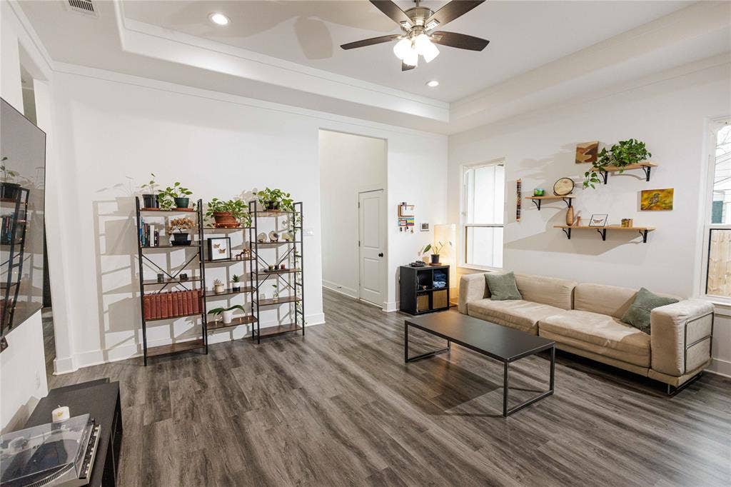 3231 Fairview Avenue, Dallas, TX 75223 3231 Fairview Avenue, Dallas, TX 75223