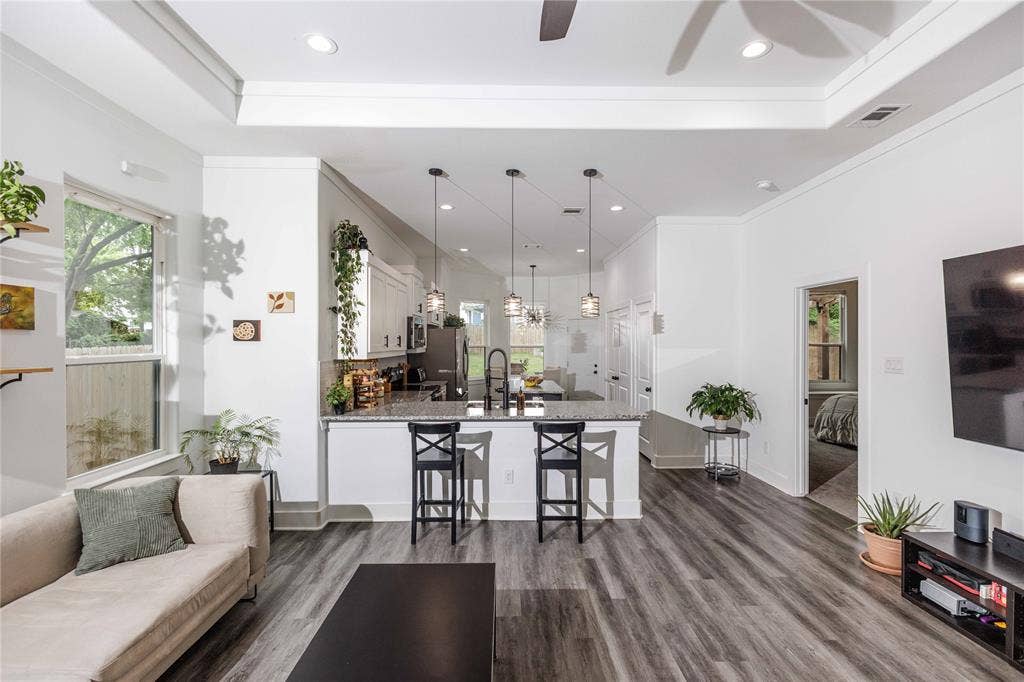 3231 Fairview Avenue, Dallas, TX 75223 3231 Fairview Avenue, Dallas, TX 75223