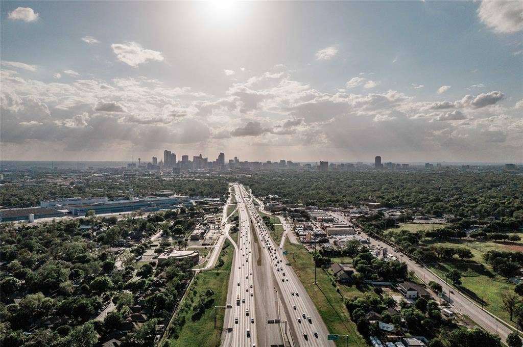 3231 Fairview Avenue, Dallas, TX 75223 3231 Fairview Avenue, Dallas, TX 75223