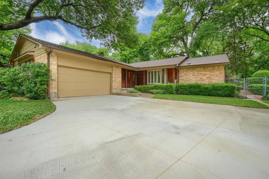 Property photo for 8226 Hunnicut Road, Dallas, TX