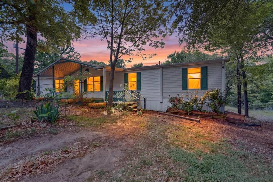 Property photo for 101 Garner Drive, Mabank, TX