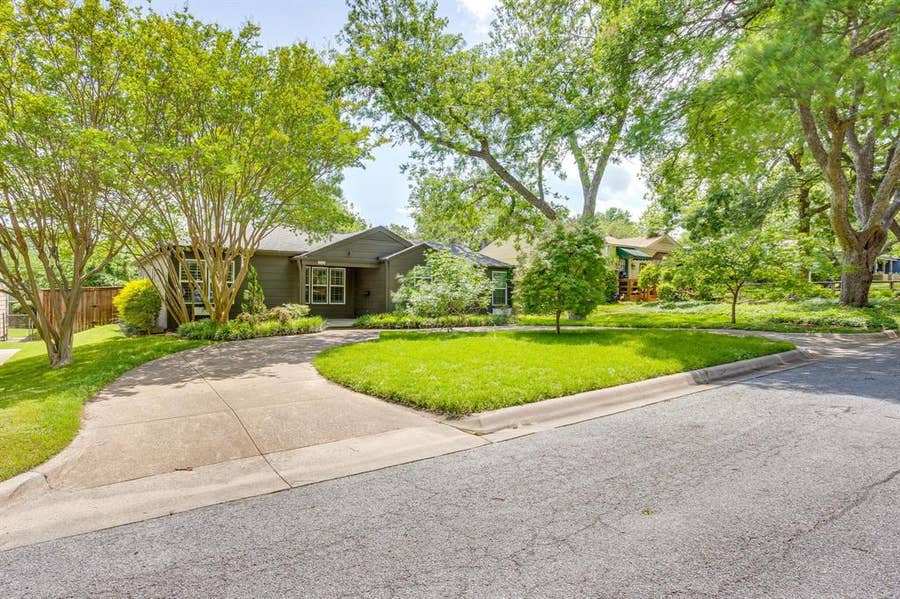 Property photo for 6463 Lindell Avenue, Fort Worth, TX