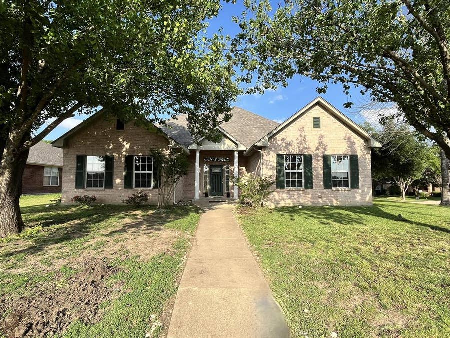 Property photo for 2700 Boyd Street, Ennis, TX