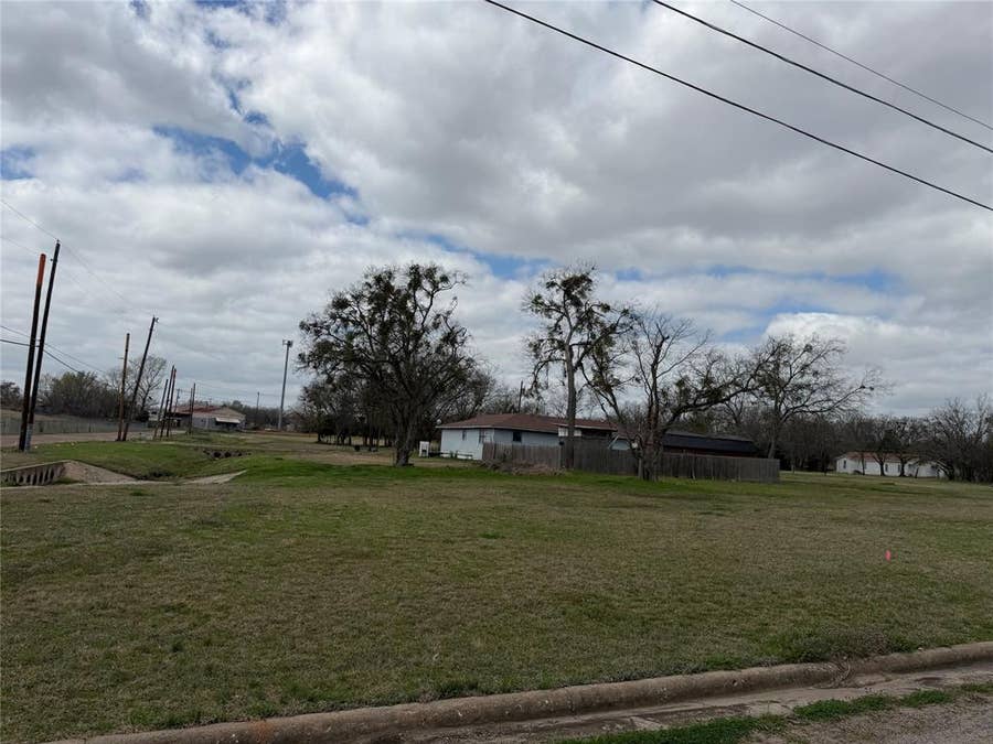Property photo for 102 Johnson Street, Commerce, TX