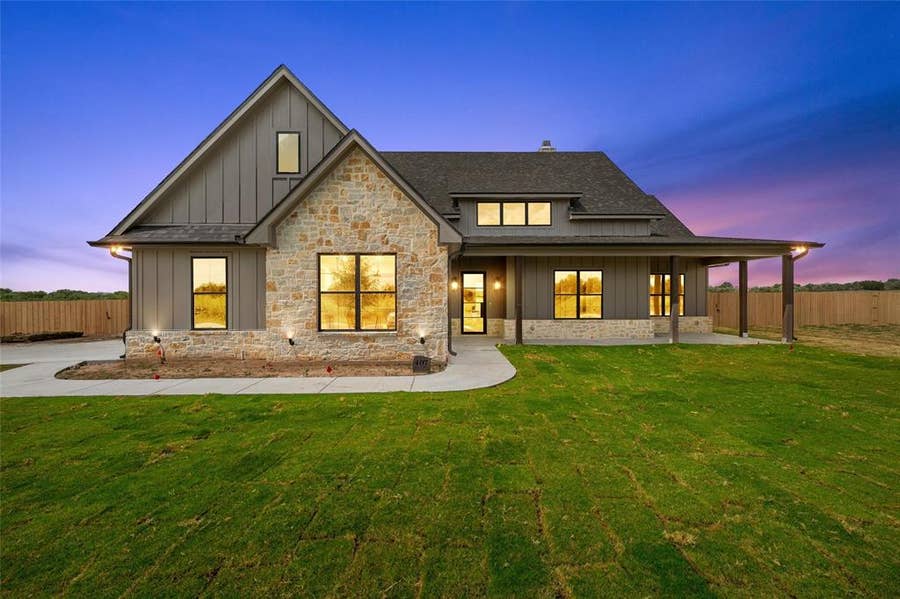 Property photo for 407 Lacek Mill Road, China Spring, TX