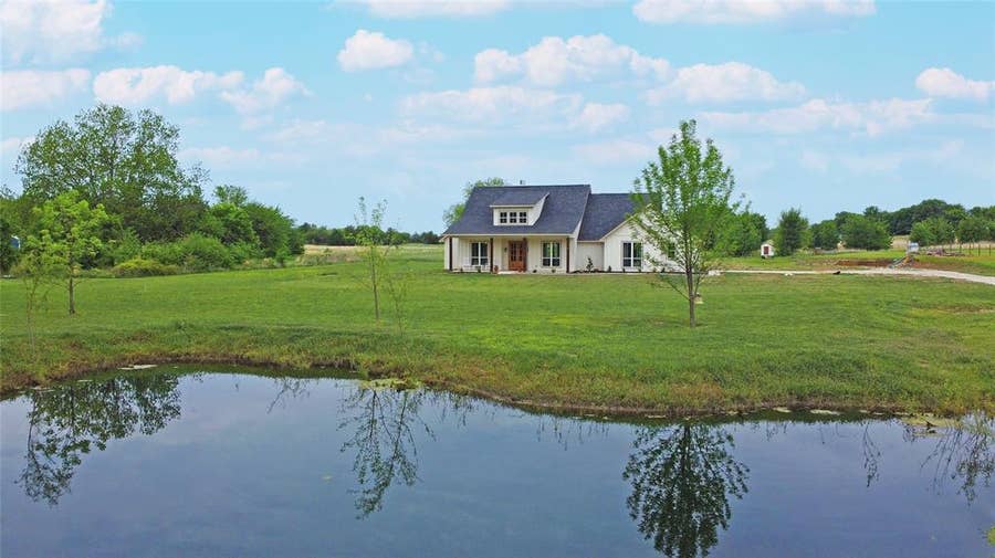 Property photo for 4656 County Road 1040, Celeste, TX
