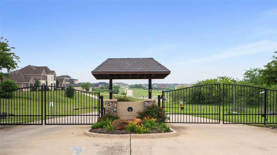 Property photo for 1207 Tulip Court, Grand Prairie, TX