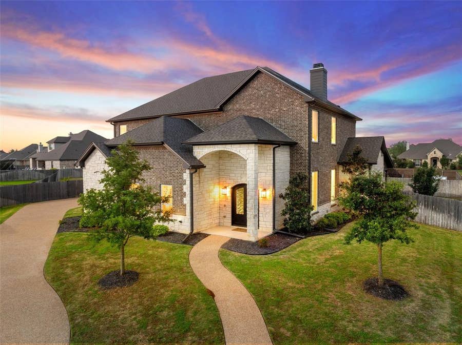 Property photo for 518 Stone Canyon Drive, McGregor, TX