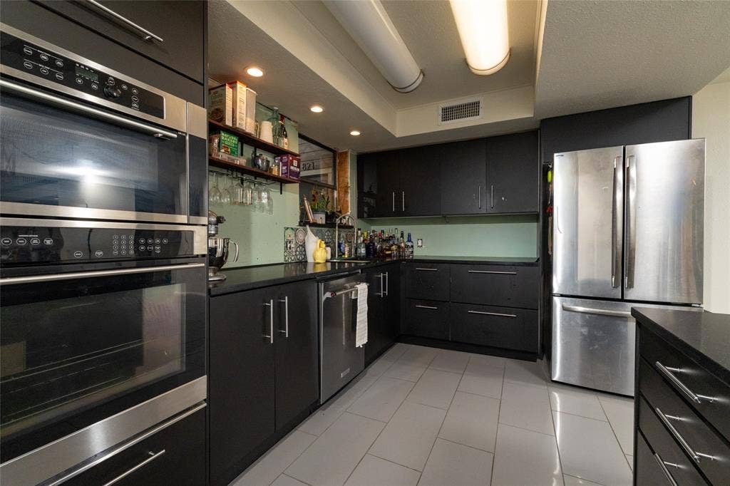 821 Cherlynne Drive, Cedar Hill, TX 75104 821 Cherlynne Drive, Cedar Hill, TX 75104