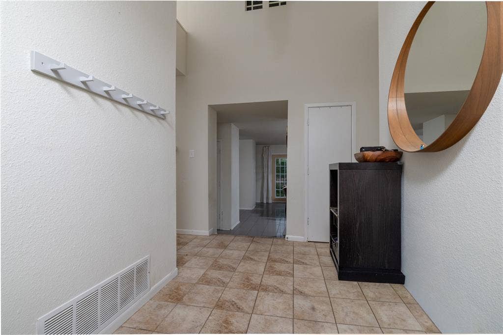 821 Cherlynne Drive, Cedar Hill, TX 75104 Coming in from back door