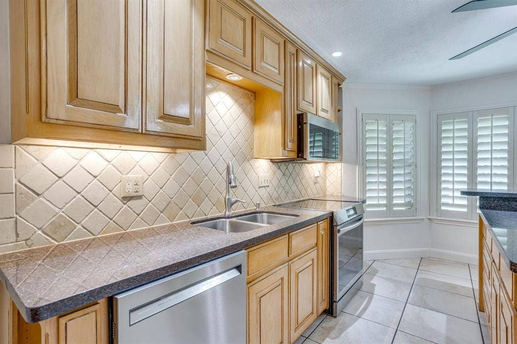 104 Wildwood Court, Azle, TX 76020 104 Wildwood Court, Azle, TX 76020