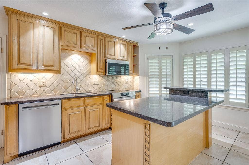 104 Wildwood Court, Azle, TX 76020 104 Wildwood Court, Azle, TX 76020
