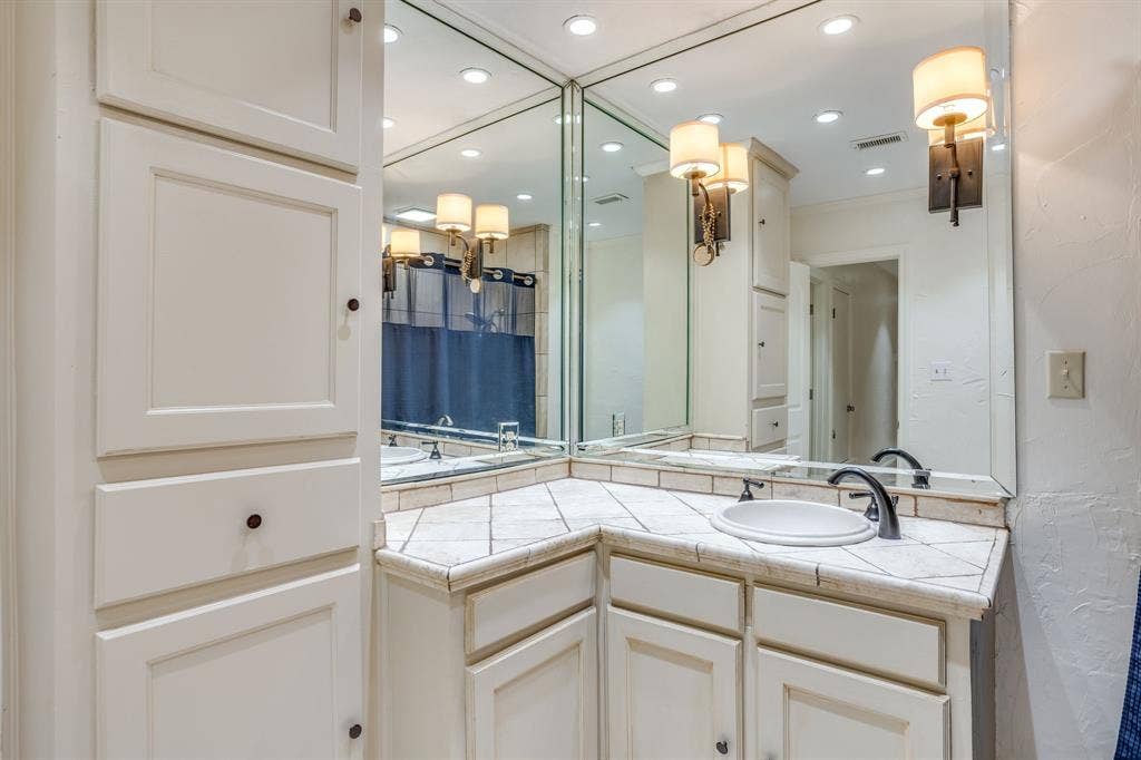 104 Wildwood Court, Azle, TX 76020 104 Wildwood Court, Azle, TX 76020
