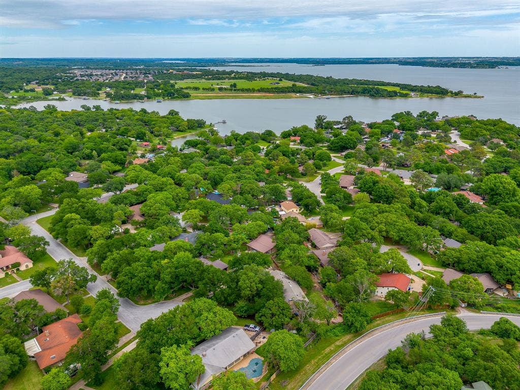 104 Wildwood Court, Azle, TX 76020 104 Wildwood Court, Azle, TX 76020