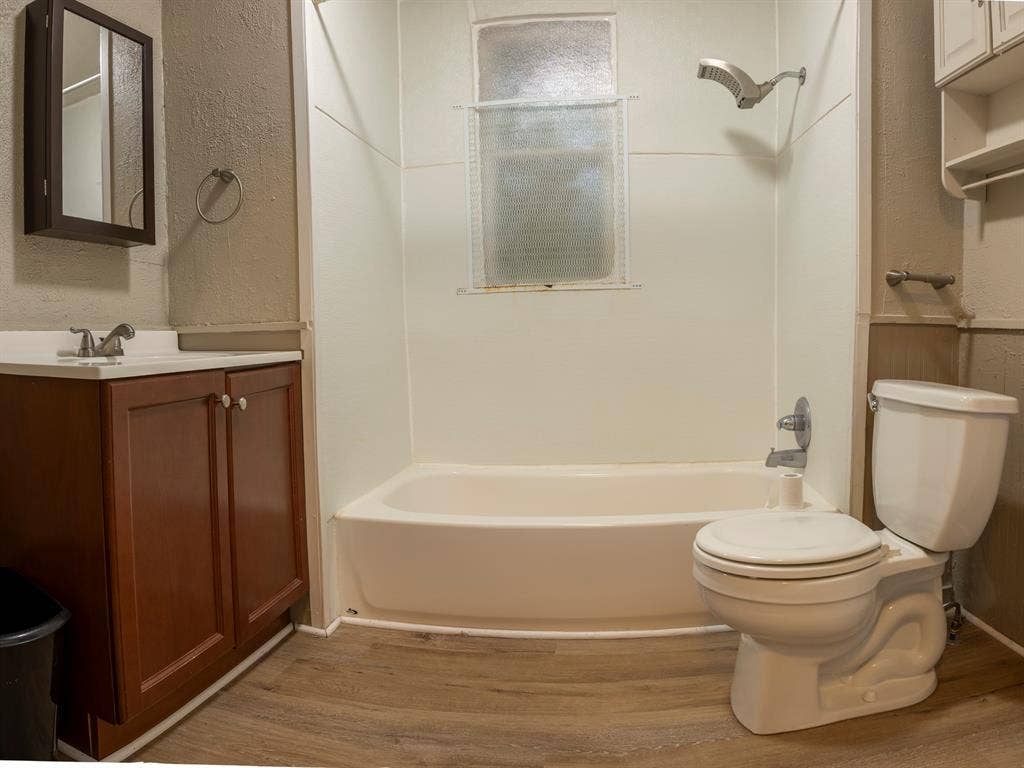 1910 S 12th Street, Waco, TX 76706 1910 S 12th Street, Waco, TX 76706