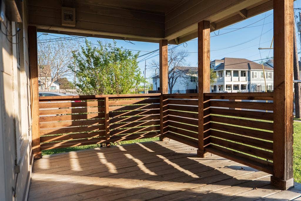 1910 S 12th Street, Waco, TX 76706 1910 S 12th Street, Waco, TX 76706