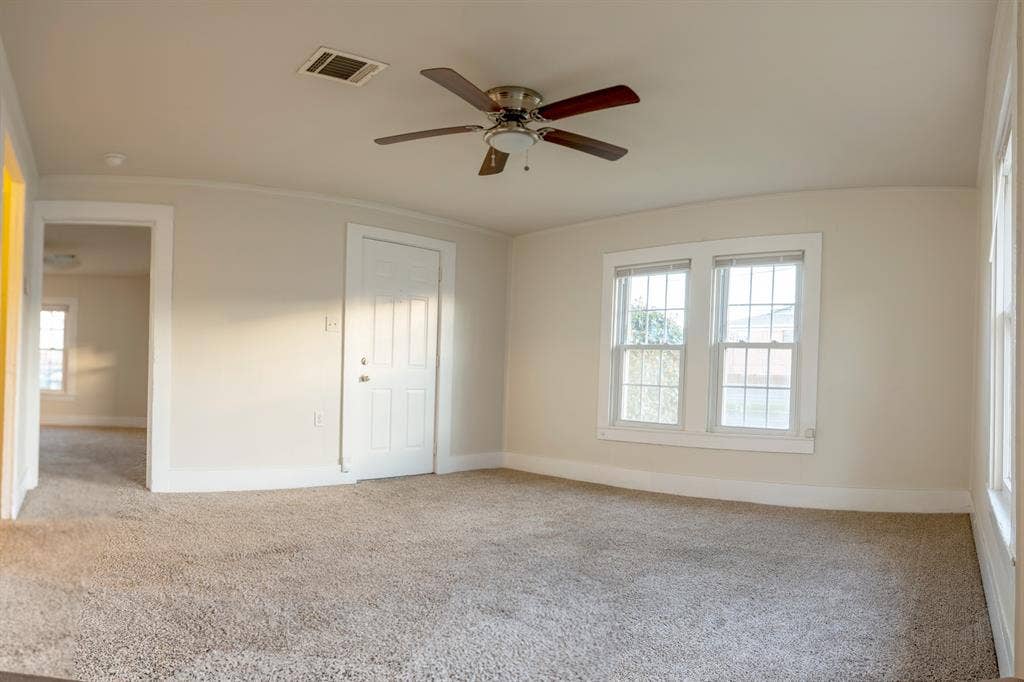 1910 S 12th Street, Waco, TX 76706 1910 S 12th Street, Waco, TX 76706