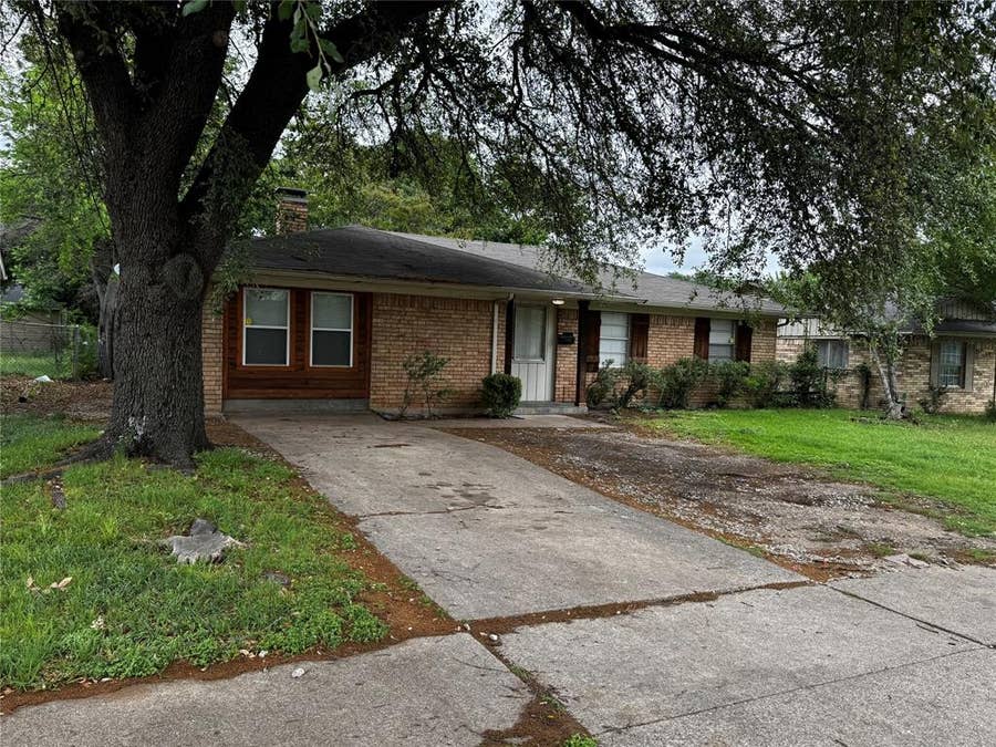Property photo for 2607 Clearview Circle, Dallas, TX