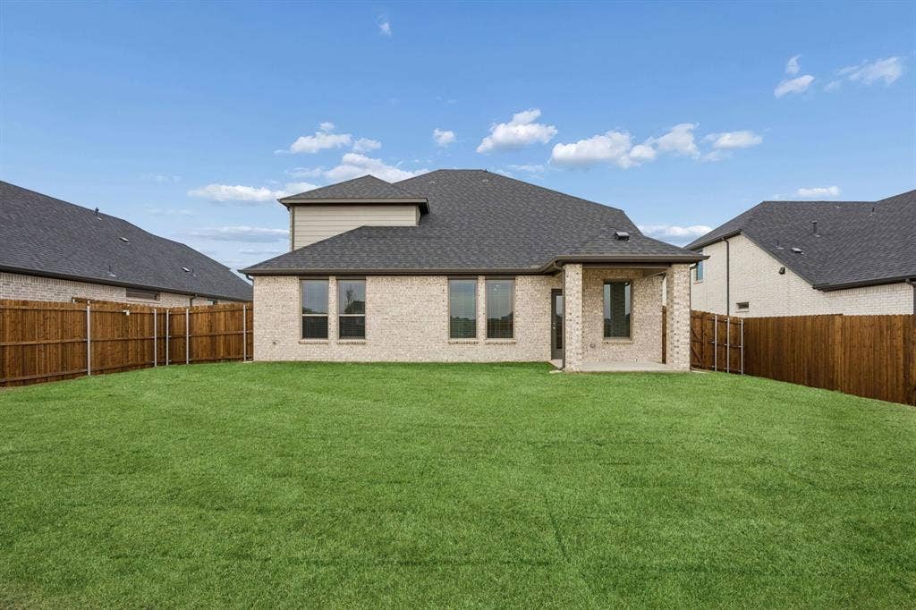 489 Hocking Hills Drive, Waxahachie, TX 75165 Covered Patio in the Masters home plan by Trophy Signature Homes – REPRESENTATIVE PHOTO