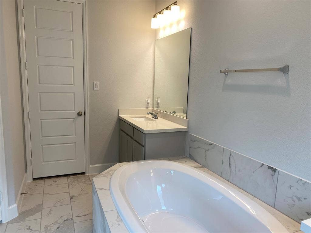 1702 Swayback Lane, Mansfield, TX 76063 1702 Swayback Lane, Mansfield, TX 76063