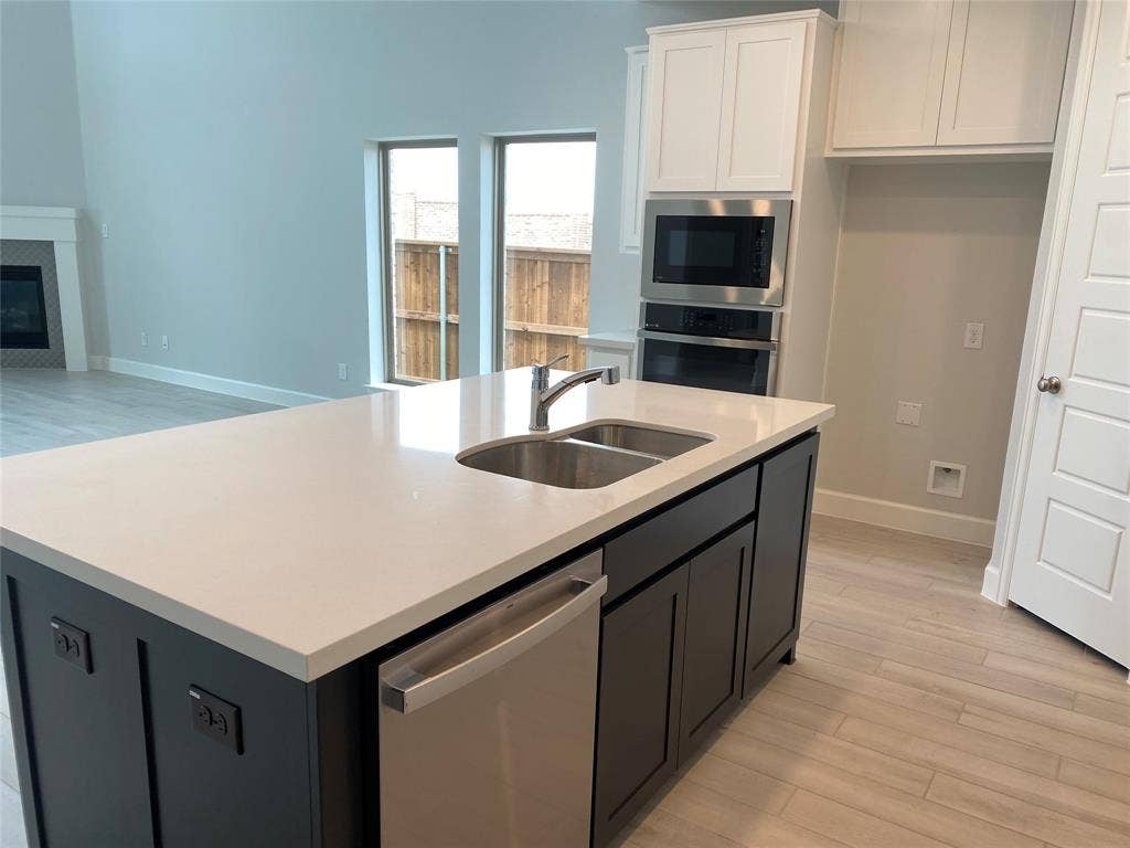 1702 Swayback Lane, Mansfield, TX 76063 1702 Swayback Lane, Mansfield, TX 76063