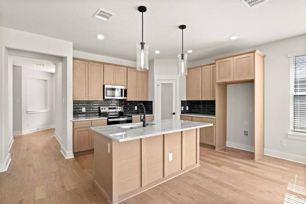 625 Escovedo Drive, Italy, TX 76651 625 Escovedo Drive, Italy, TX 76651