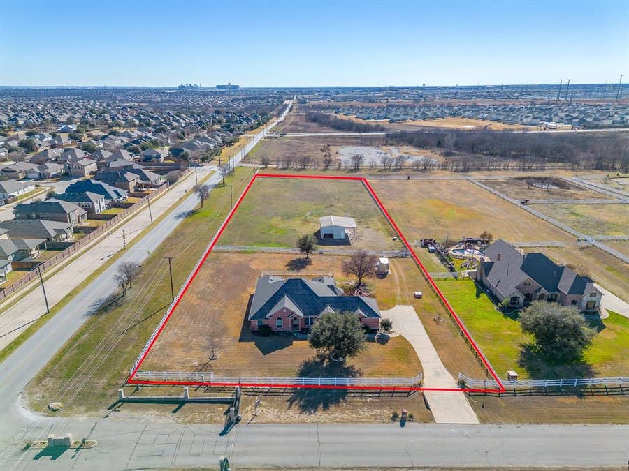 Property photo for 801 Creek Hollow Lane, Fort Worth, TX