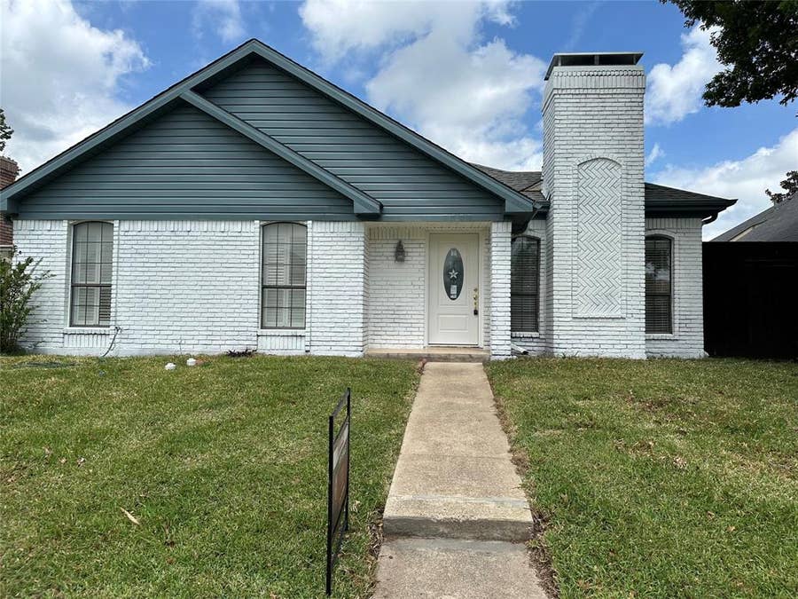 Property photo for 2825 Stoneridge Drive, Garland, TX