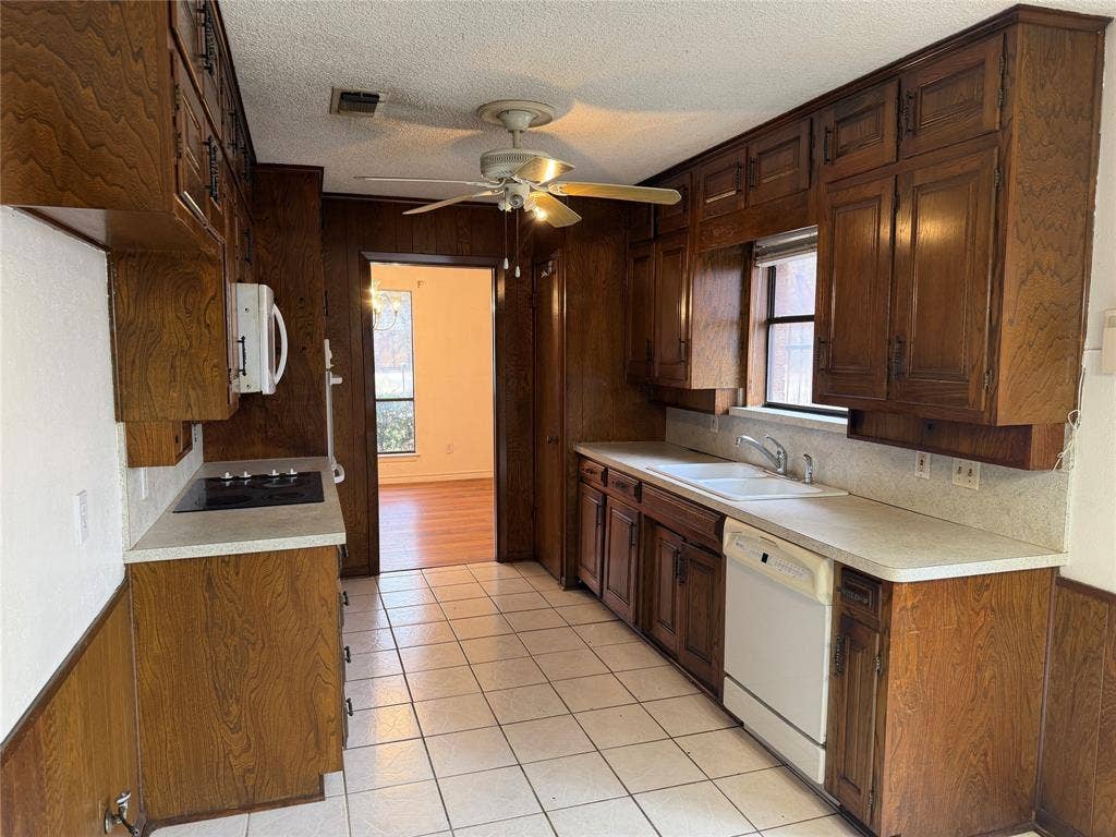 1115 Green River Trail, Cleburne, TX 76033 1115 Green River Trail, Cleburne, TX 76033