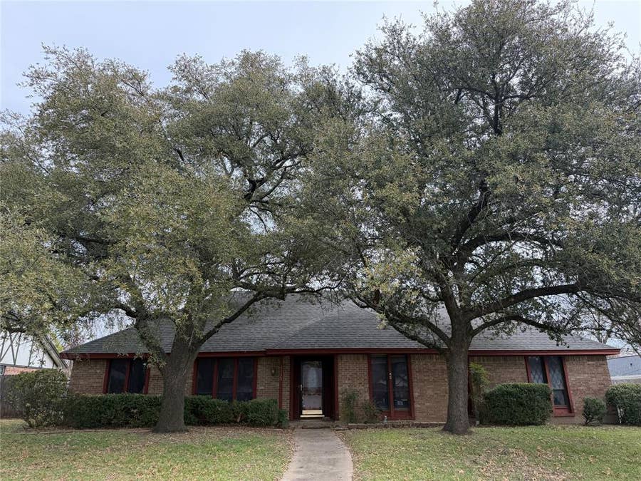 Property photo for 1115 Green River Trail, Cleburne, TX