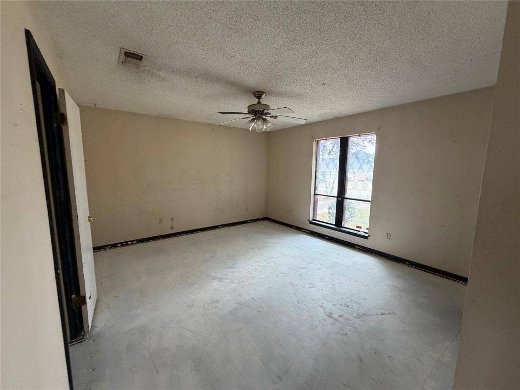 1115 Green River Trail, Cleburne, TX 76033 1115 Green River Trail, Cleburne, TX 76033