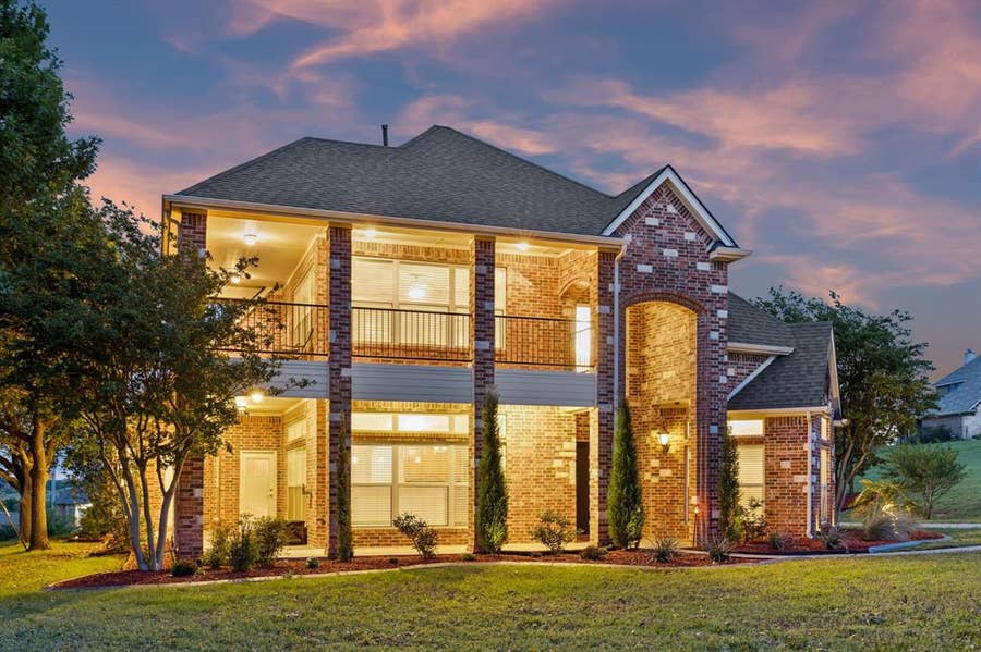 Property photo for 3721 S Lighthouse Hill Lane, Fort Worth, TX