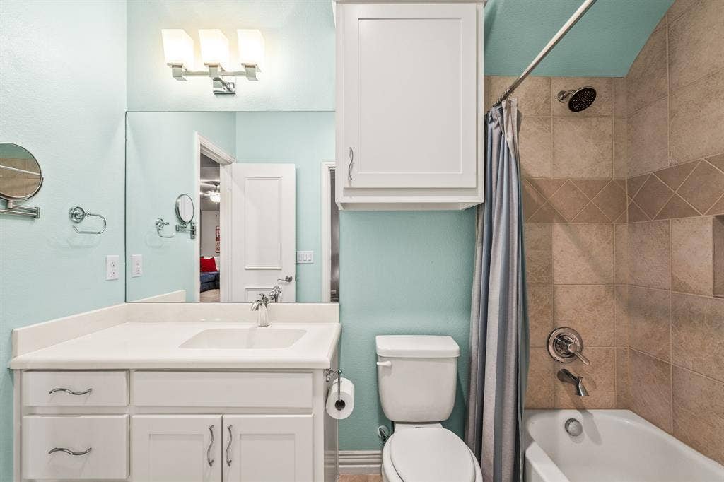 1640 Stillhouse Hollow Drive, Prosper, TX 75078 Located on the 2nd level.