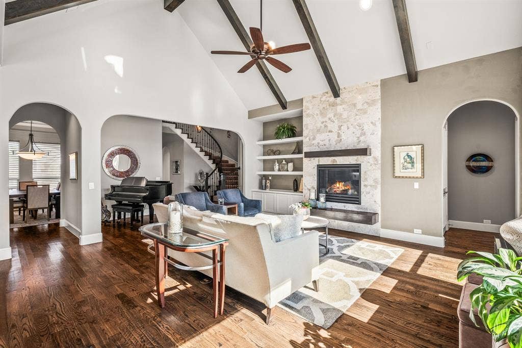 1640 Stillhouse Hollow Drive, Prosper, TX 75078 Off of the living area is a 8 x 7 area ideal for a piano, music area, game table, etc.