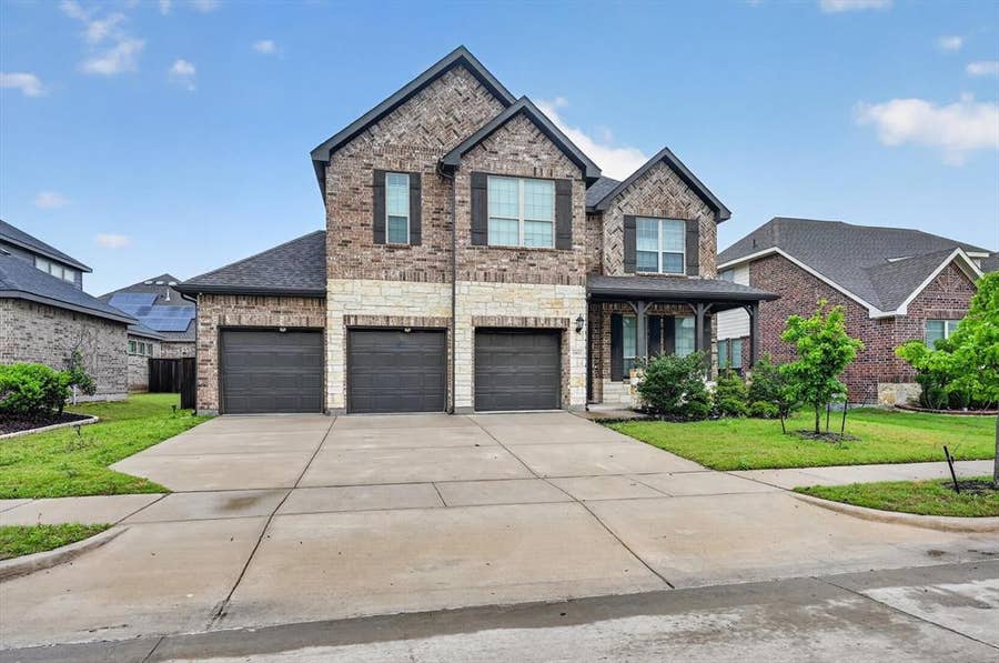 Property photo for 1906 Gristmill Drive, Mansfield, TX