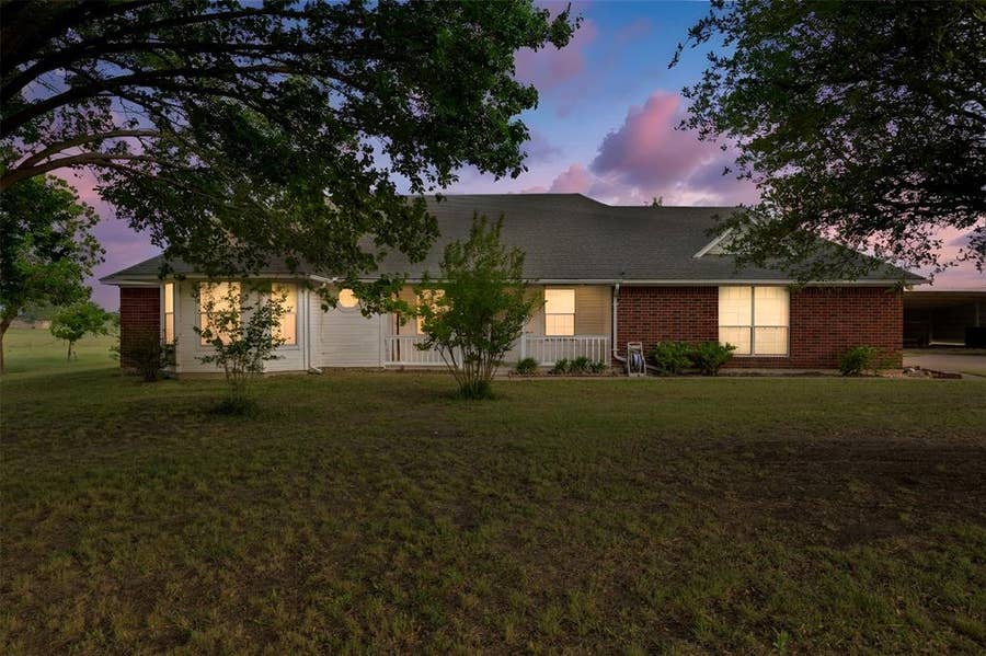 Property photo for 302 Blue Ribbon Road, Waxahachie, TX