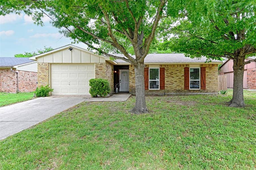 Property photo for 541 Ridgemont Drive, Allen, TX
